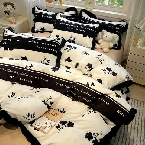 New Black White Printed Bed Skirt Bedding Sets Cozy Skin Friendly Printed Bed Linens Spring Autumn King Queen Quilt Cover Set